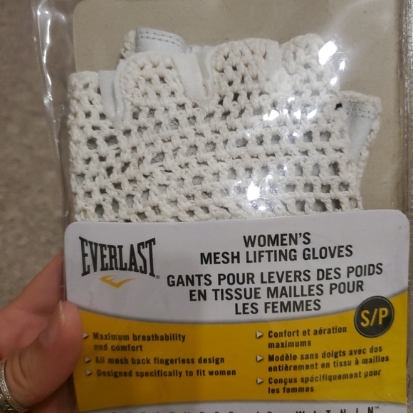 Everlast Women's Mesh Lifting Gloves - Picture 2 of 4